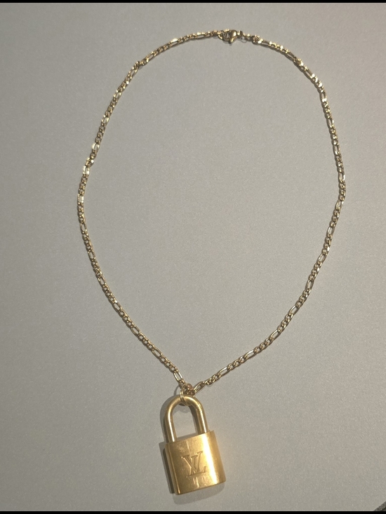 Louis Vuitton Jewelry - Authentic Louis Vuitton Lock On Unbranded 18k Gold Plated Figaro Necklace